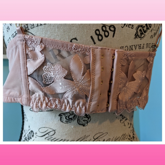 Victoria's Secret Unlined Bralette - Picture 8 of 16